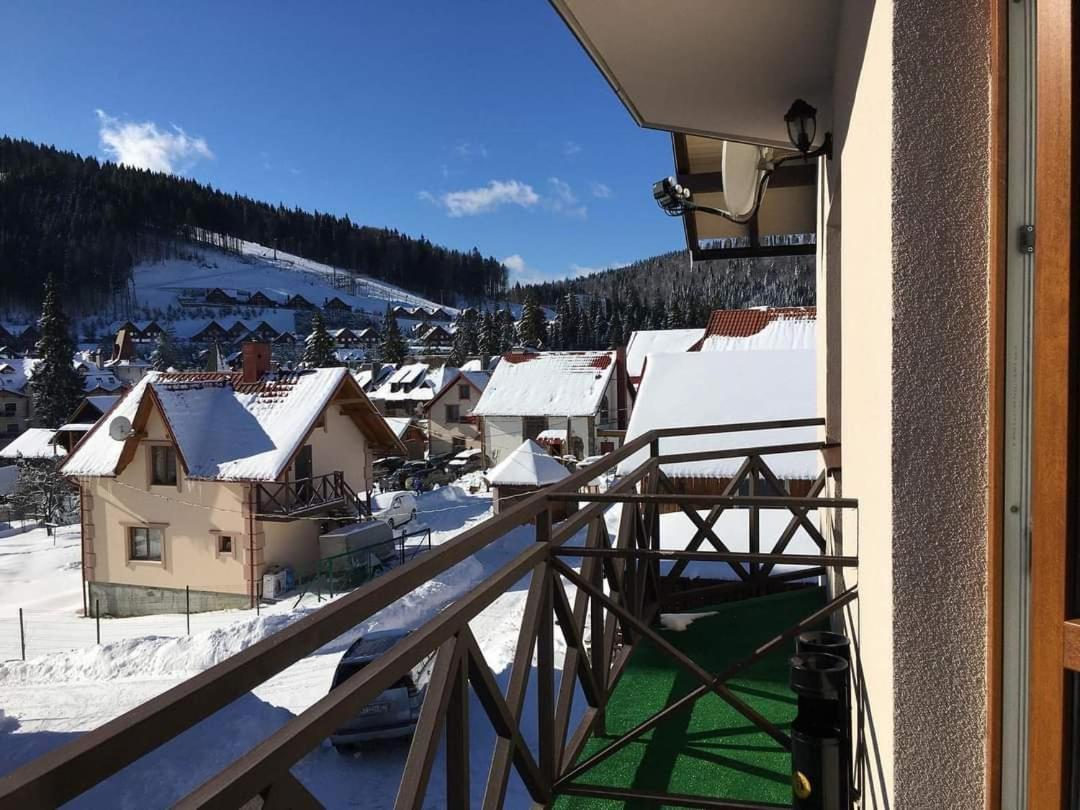 Guest House Mountain Bukovel Exterior photo